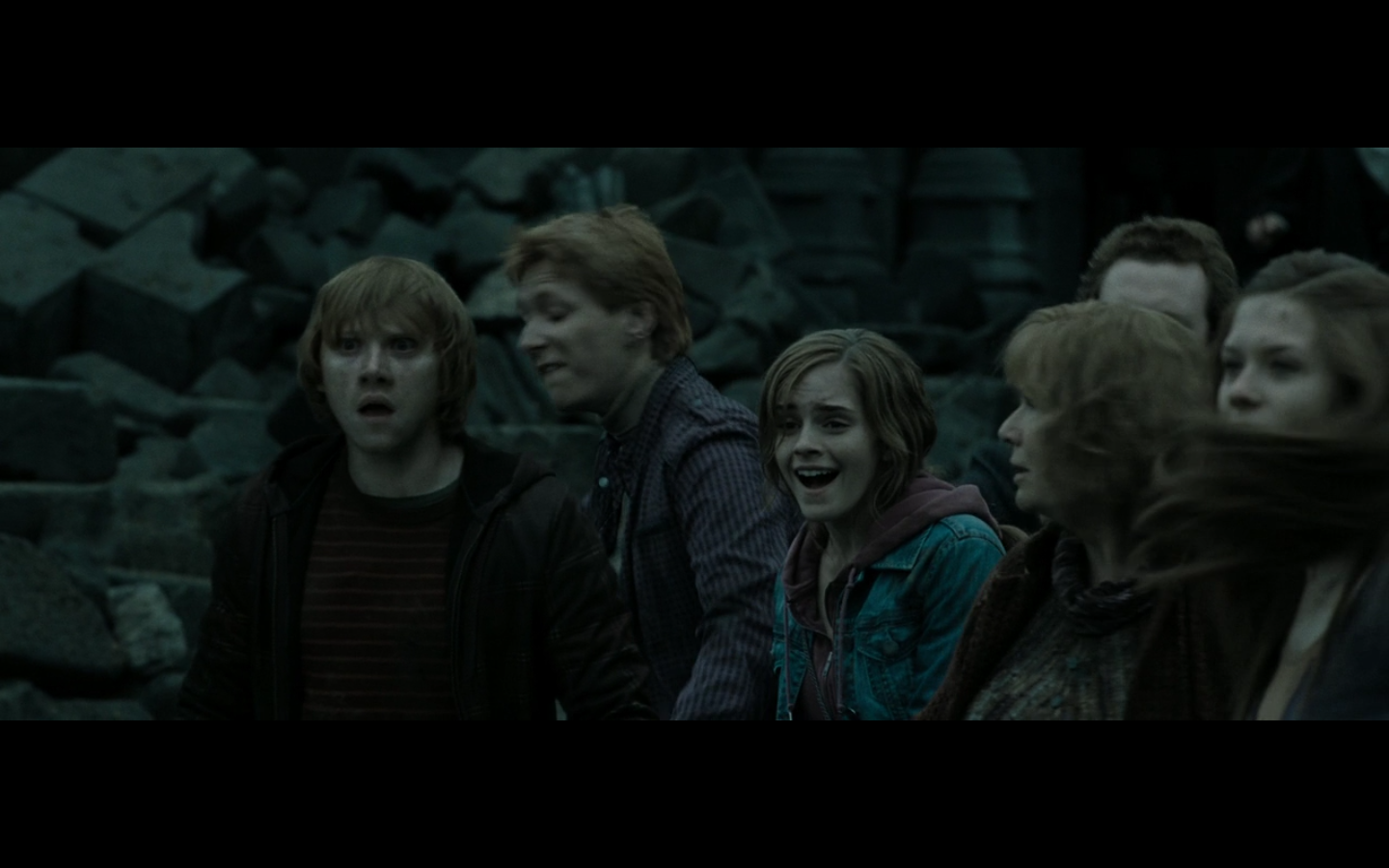 Разлагающиеся тела в квартире. Умрут через два года. Умрут через два года. Умрут через два года. Самые кринжовые мемы.