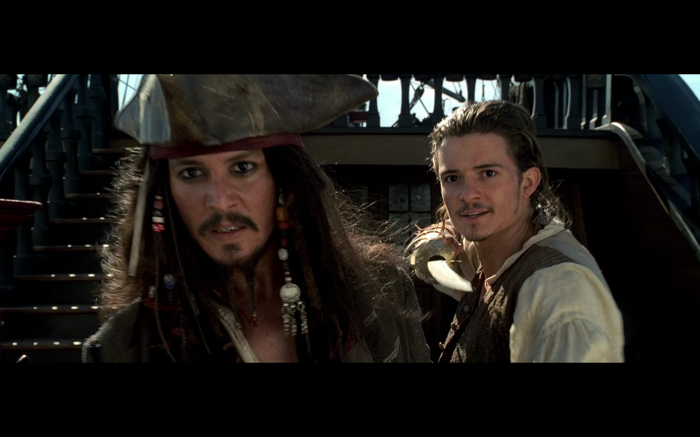 Музыка из пиратов карибского моря 1. Билл тернер пираты карибского моря 1. Пират джек воробей на корабле. Джонни депп пираты карибского моря. Музыка из пиратов карибского моря 1.