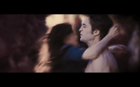 The Twilight Saga Breaking Dawn Part 2 - 1924