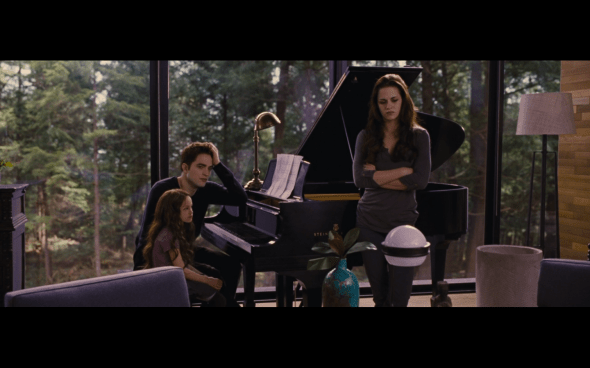 The Twilight Saga Breaking Dawn Part 2 - 702