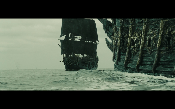 Pirates of the Caribbean At World's End - 2424